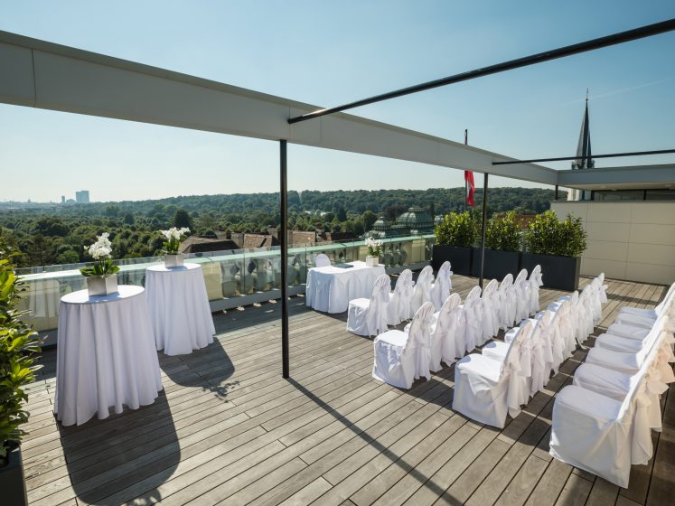 Austria Trend Parkhotel Schönbrunn Kaiser Suite Terrasse Meeting Setup