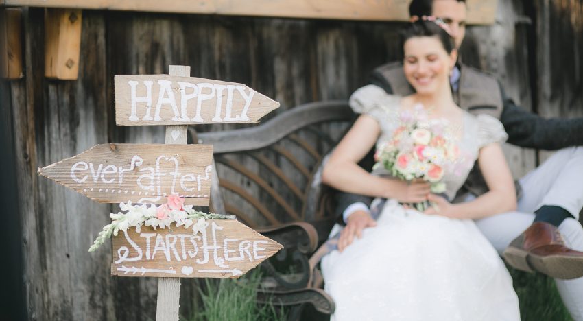 Welcome-Schild und weitere Hochzeitsdeko selbst bauen