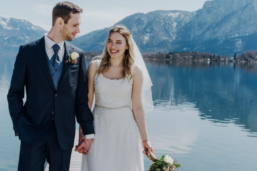 Hochzeit in Mondsee, Brautpaarshooting am See