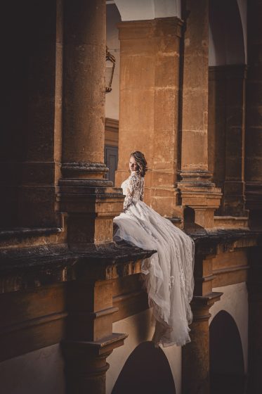 Wunderschönes Hochzeitskleid im Schloss