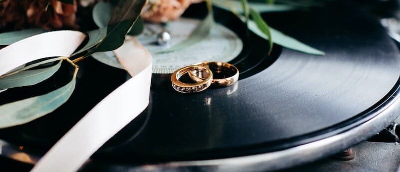 günstige Begleitmusik bei der Hochzeit